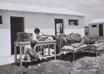 הנחת יסוד מוטעית של הגמוניה. עולים מרומניה בכרמיאל, שנות החמישים. צילום: משה פרידמן - לע"מ