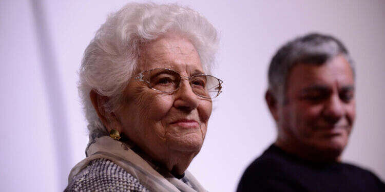 מייסדת משכית, רות דיין. צילום: תומר נויברג / פלאש 90 תערוכה חדשה מביאה את סיפורו של מותג האופנה האייקוני