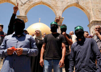 פעילי שמאל מתלוננים: המשטרה עיכבה אותנו כשצילמנו יהודים מתפללים בהר