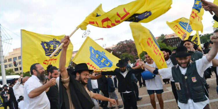 חסידי חב חסידי חב"ד בכיכר רבין בתל־אביב, 2018. צילום: יהודה חיים, פלאש 90