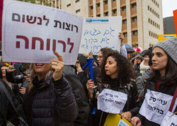 דרושות יכולות-על: העובדים הסוציאליים נמצאים בקו הראשון