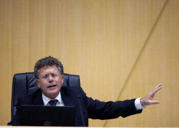 שופטי בג"ץ "סחטו" חרטה מגומגמת מהרופא באיכילוב שנאשם בהסתה