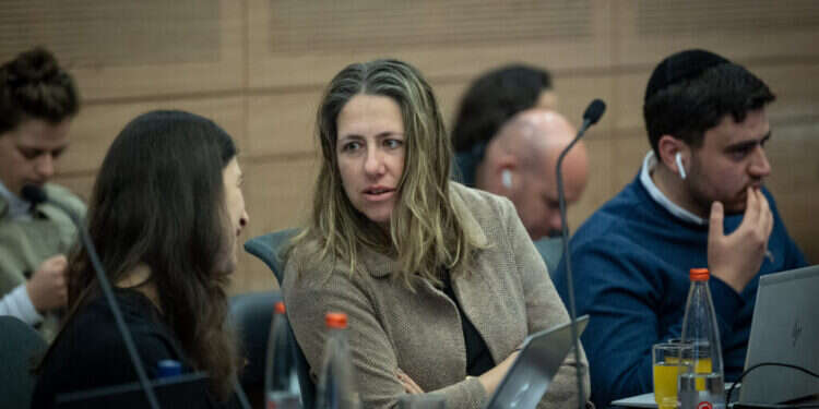 אביטל סומפולינסקי, המשנה ליועמ אביטל סומפולינסקי, המשנה ליועמ"שית, בכנסת, בחודש פברואר. צילום: יונתן זינדל, פלאש 90