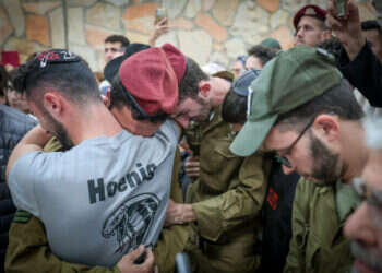 21 הרוגים, שלושה חטופים, מעל 300 פצועים: מספרי החיילים הבודדים