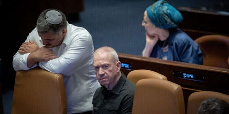 חיבור החשמל בעזה: באישור גלנט – ופעם נוספת ללא ידיעת שרים