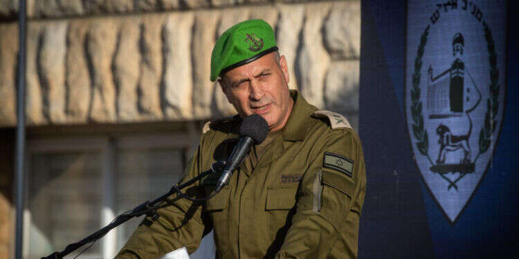 אלוף פיקוד מרכז היוצא יהודה פוקס, בנאומו. צילום: אורן בן חקון, פלאש 90 "נאום התהליכים של יאיר גולן על סטרואידים": האלוף פוקס חולל סערה