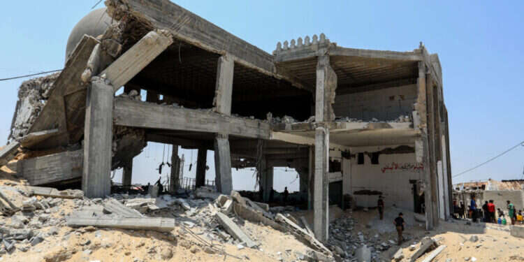 נסיון ההתנקשות במוחמד דף. צילום: עבד רחים חטיב - פלאש 90הפגזה
חרבות ברזל
הפצצה
עזה
מרכז הרצועה
מסגד הערכות: המתקפה על מוחמד דף תשפר את הסיכוי לעסקת חטופים