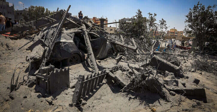 התקיפה שכוונה למוחמד דף, באזור המואסי בדרום הרצועה. צילום: עאבד חאטיב, פלאש 90