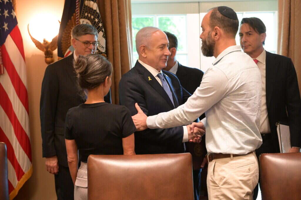 ראש הממשלה בנימין נתניהו ונשיא ארצות-הברית ג׳ו ביידן בפגישה עם משפחות החטופים. צילום: לע"מ