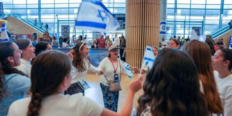 דווקא עכשיו: כ־2,000 עולים יגיעו הקיץ לארץ מארה"ב