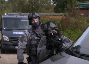 "תכנים אנטישמיים, ותיאוריות קונספירציה": מגזין הימין הקיצוני הגרמני – נסגר