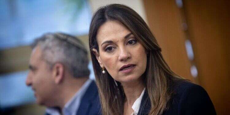 שרת החינוך לשעבר, יפעת שאשא ביטון. צילום: יונתן זינדל, פלאש 90 טלטלה בימין הממלכתי: שאשא-ביטון התפטרה מהכנסת