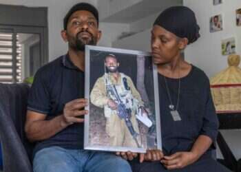 "עמנואל לא אמר לנו שהוא בעזה. הוא אמר לנו 'אני במחשבים'". ממיי ואנדייהו פלקה. צילום: יוסי אלוני