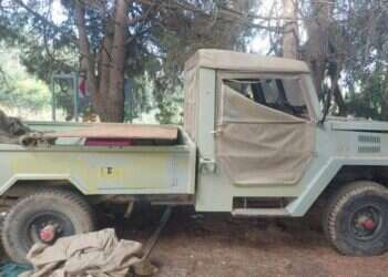 רכב צבאי מסוג  הפתעה בחצר הבית: רכב צבאי מסוג "אביר"