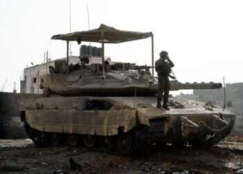 לוחם צה ברקע פעילות צה"ל ברצועה, חמאס ממשיך להרוג את אזרחיו