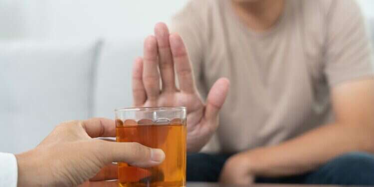 צילום: שאטרסטוק מחקר: אלה הסיבות שצעירים בוחרים לא לשתות אלכוהול