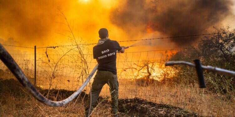 שרפה שריפה שרפות שריפות חיזבאללה טילים רמת הגולן לוחמי אש כבאות והצלה