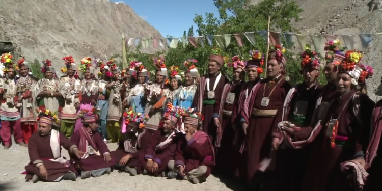 בני שבט הברוקפה. צילום מסך מיוטיוב בני שבט הברוקפה. צילום מסך מיוטיוב