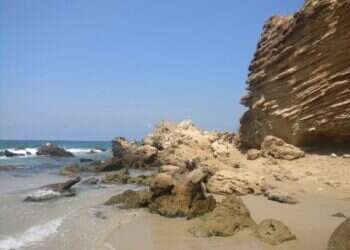 בלי לטוס ליוון: החופים היפים ביותר בישראל