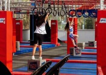 פארק נינג'ה, מתקני מים וחדרי מולטימדיה: מלונות עם אטרקציות לילדים