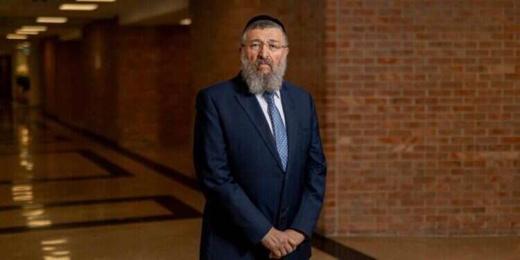 השר יואב בן־צור. צילום: נעמה שטרן השר יואב בן־צור. צילום: נעמה שטרן