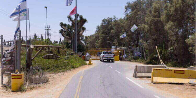 בלי השוואות: ניר־עוז עוד תהיה סמל של תחייה