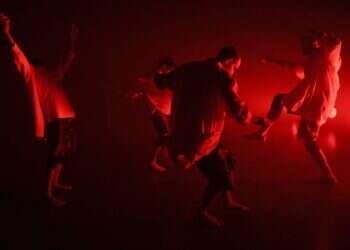 מופע המחול "דרך ארץ" של אנסמבל כעת. קרדיט: נטשה שחנס