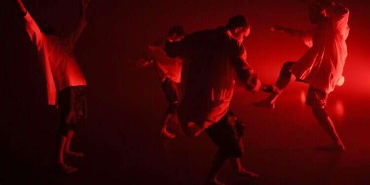 מופע המחול  מופע המחול "דרך ארץ" של אנסמבל כעת. קרדיט: נטשה שחנס