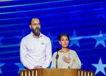 הוריו של הרש גולדברג-פולין בוועידה הדמוקרטית: "זה לא נושא פוליטי"