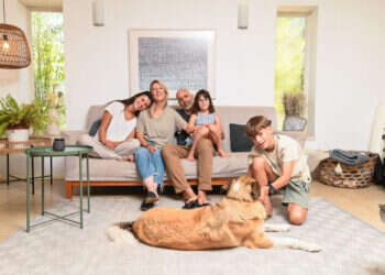 משפחת שדה, עין זיוון. צילום: אייל מרגולין, ג׳יני