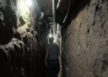 תעלת הניקוז מימי בית שני. צילום אמיל אלג'ם רשות העתיקות מפאר לחורבן: ממצאים מדהימים בתעלות הניקוז של ירושלים