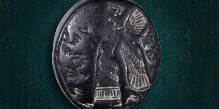 "ליהועזר בן הושעיהו": חותם אבן נדיר מימי בית ראשון התגלה בירושלים