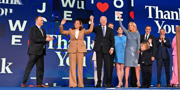 ביידן והאריס בועידה הלאומית הדמוקרטית, שיקגו 2024. צילום: AFP