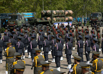 מערכת ההגנה האווירית S־300 במצעד צבאי באיראן, בחודש אפריל. צילום: איי. פי