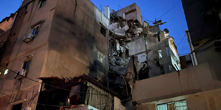 זירת החיסול של פואד שוכר בביירות, ארכיון. צילום: איי.פי זירת החיסול של פואד שוכר בביירות, השבוע. צילום: איי.פי