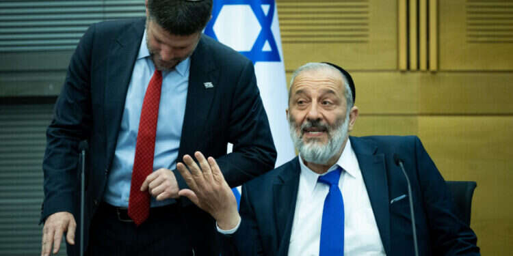 סמוטריץ': לא אתמוך בבחירות לרבנות במועמדים שהפרו את התחייבותם