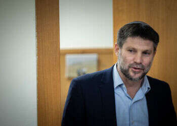 "היו מקרים שסמוטריץ' חשב שנכון לעשות משהו מסוים – והרבנים שינו את דעתו"