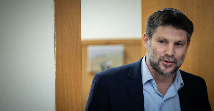 "היו מקרים שסמוטריץ' חשב שנכון לעשות משהו מסוים – והרבנים שינו את דעתו"