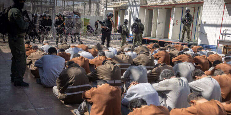 מחבלי חמאס שהשתתפו בטבח 7 באוקטובר ונעצרו בידי ישראל. צילום: חיים גולדברג, פלאש 90 צו השעה: בית משפט צבאי מיוחד למשפט המחבלים