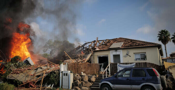 פגיעה ישירה בבית בקצרין, אוגוסט 24'. צילום: מיכאל גלעדי, פלאש 90