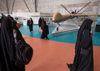 שאיפה מקבילה לפגיעה ביכולות איראן. תערוכת החלל של משמרות המהפכה בטהרן, 11 באוקטובר 2023. צילום: גטי אימג'ס