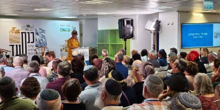 המשתתפים בכנס סעד - ועידת הציונות הדתית ברוח הקיבוץ הדתי צפו: כנס סעד – ועידת הציונות הדתית ברוח הקיבוץ הדתי