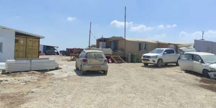 מתוך סיור רבנים בחוות השומרון הנערים הנפלטים, כיבוי השרפות והשאלות ההלכתיות: סיור בחוות השומרון