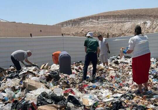 תושבי ירושלים התגייסו לחיפושים באשפה אחרי עזר שמיעה של פעוט