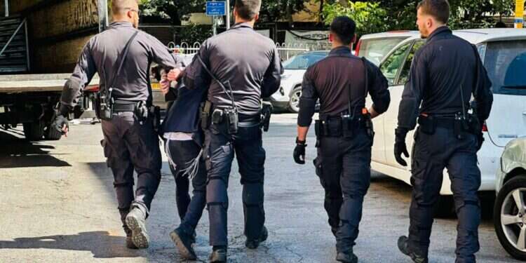 חמישה חרדים נעצרו בהפרת סדר סמוך ללשכת הגיוס בירושלים