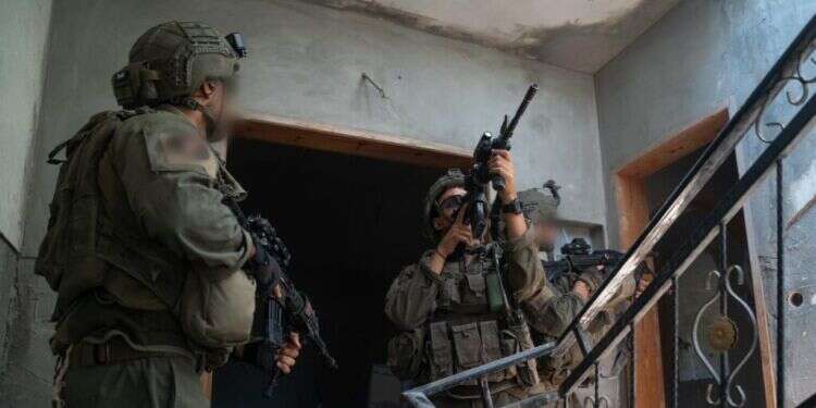 לוחמי צה לוחמי צה"ל באזור חאן יונס. אוגוסט 24'. צילום: דובר צה"ל