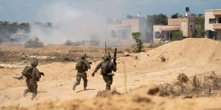 לוחמי צה"ל באזור חאן יונס. אוגוסט 24'. צילום: דובר צה"ל