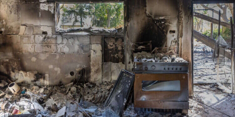 אי אפשר להתרגל. ההרס בניר־עוז. צילום: לירון מולדובן אי אפשר להתרגל. ההרס בניר־עוז. צילום: לירון מולדובן