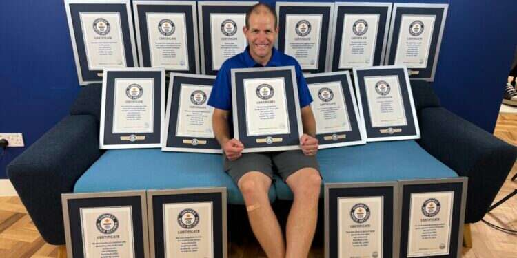 המסע עדיין לא תם. ראש מציג חלק מהישגיו. צילום: מייקל ויטי המסע עדיין לא תם. ראש מציג חלק מהישגיו. צילום: מייקל ויטי