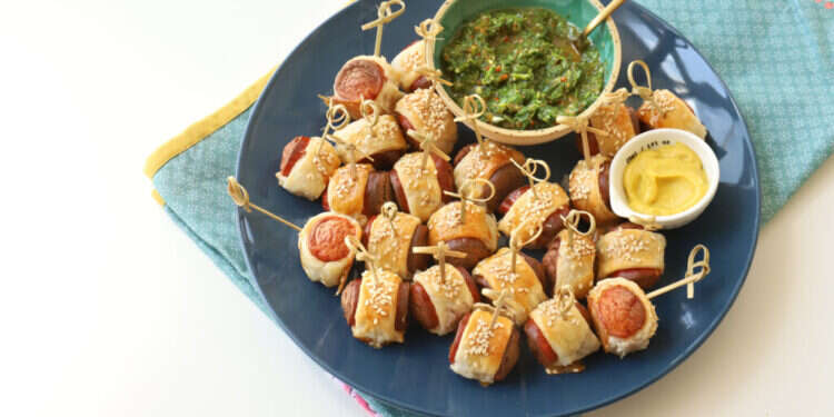 משה בתיבה עם צ׳ימיצ׳ורי. צילום: אפרת ליכטנשטט משה בתיבה עם צ׳ימיצ׳ורי. צילום: אפרת ליכטנשטט